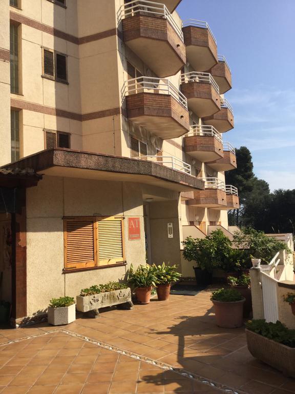 Apartamentos Eva Costa Brava Eksteriør bilde